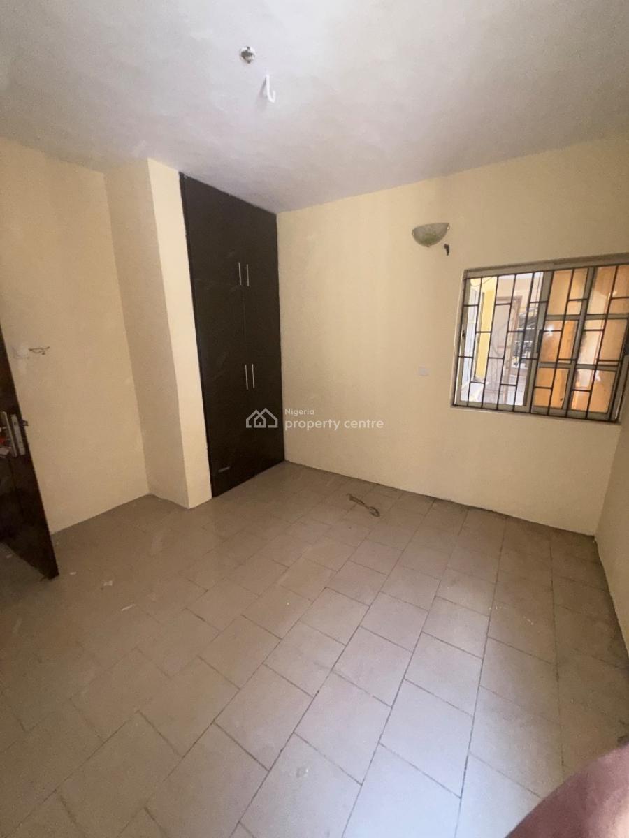 Massive 3 Bedroom Flat, Off Brown Rd, Aguda, Surulere, Lagos, Flat / Apartment for Rent