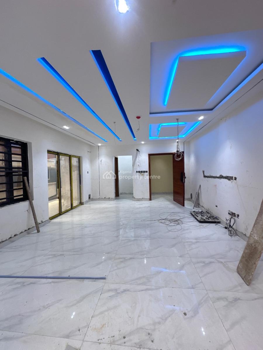 Spacious 3 Bedroom Apartment with Pool & Elevator, Lekki Phase 1, Lekki, Lagos, Flat / Apartment for Sale