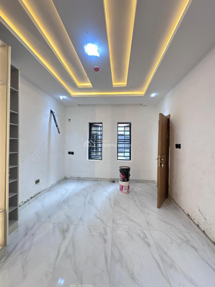 Spacious 3 Bedroom Apartment with Pool & Elevator, Lekki Phase 1, Lekki, Lagos, Flat / Apartment for Sale