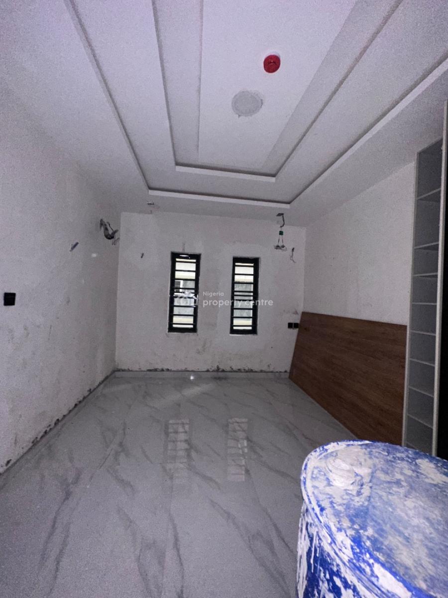 Spacious 3 Bedroom Apartment with Pool & Elevator, Lekki Phase 1, Lekki, Lagos, Flat / Apartment for Sale