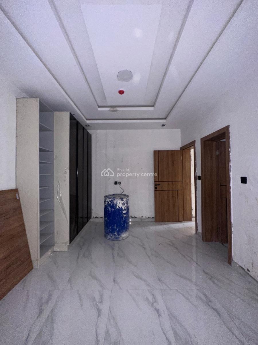 Spacious 3 Bedroom Apartment with Pool & Elevator, Lekki Phase 1, Lekki, Lagos, Flat / Apartment for Sale