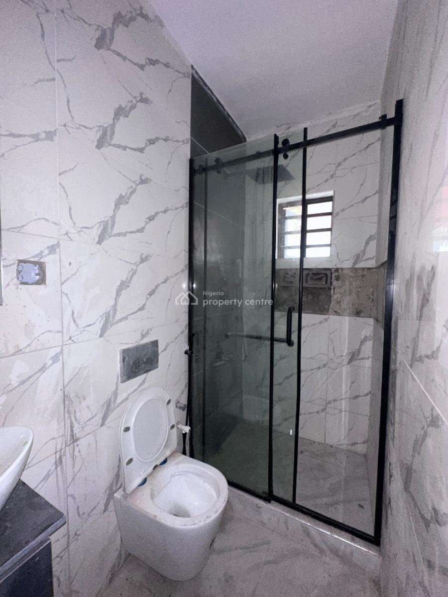 Spacious 3 Bedroom Apartment with Pool & Elevator, Lekki Phase 1, Lekki, Lagos, Flat / Apartment for Sale