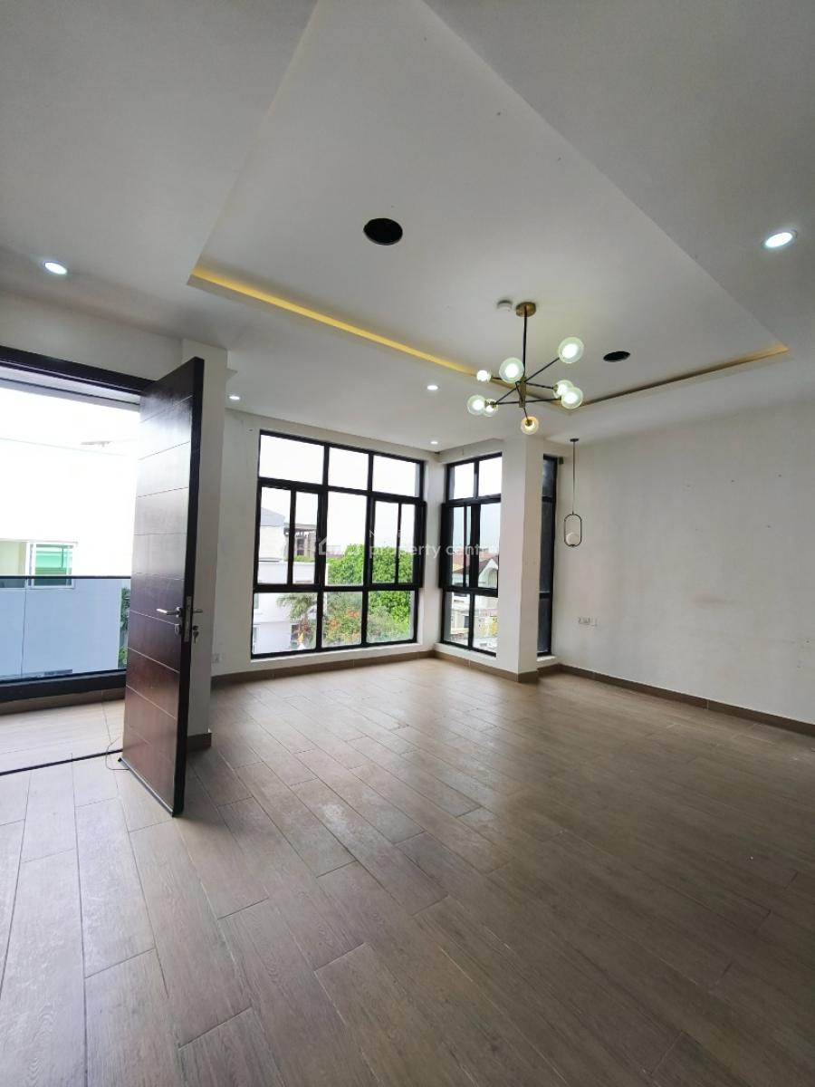 Well Maintained Luxury 4 Bedroom Duplex Plus Bq, Off Admiralty Road, Lekki, Lagos, Terraced Duplex for Rent