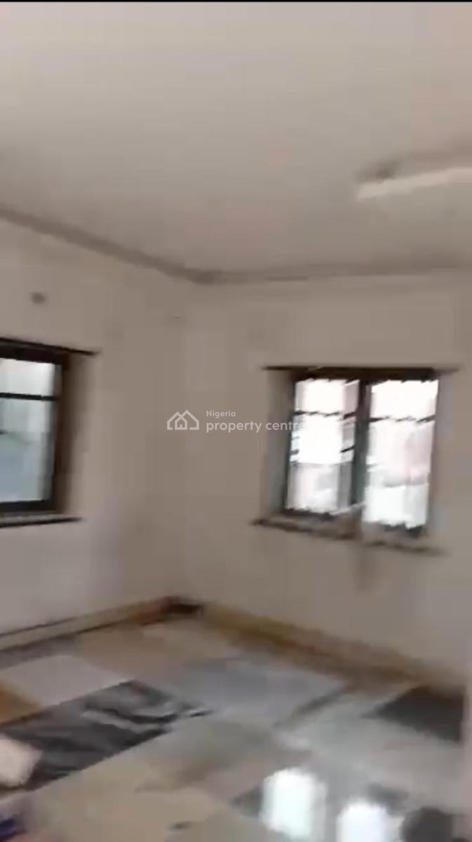 Lovely 2 Bedroom Flat, Makoko, Yaba, Lagos, Flat / Apartment for Rent