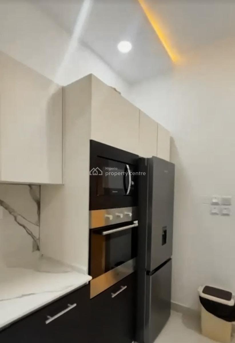 2 Bedroom Flat Furnished and Serviced, Off Admiralty Way, Lekki Phase 1, Lekki, Lagos, Flat / Apartment for Rent