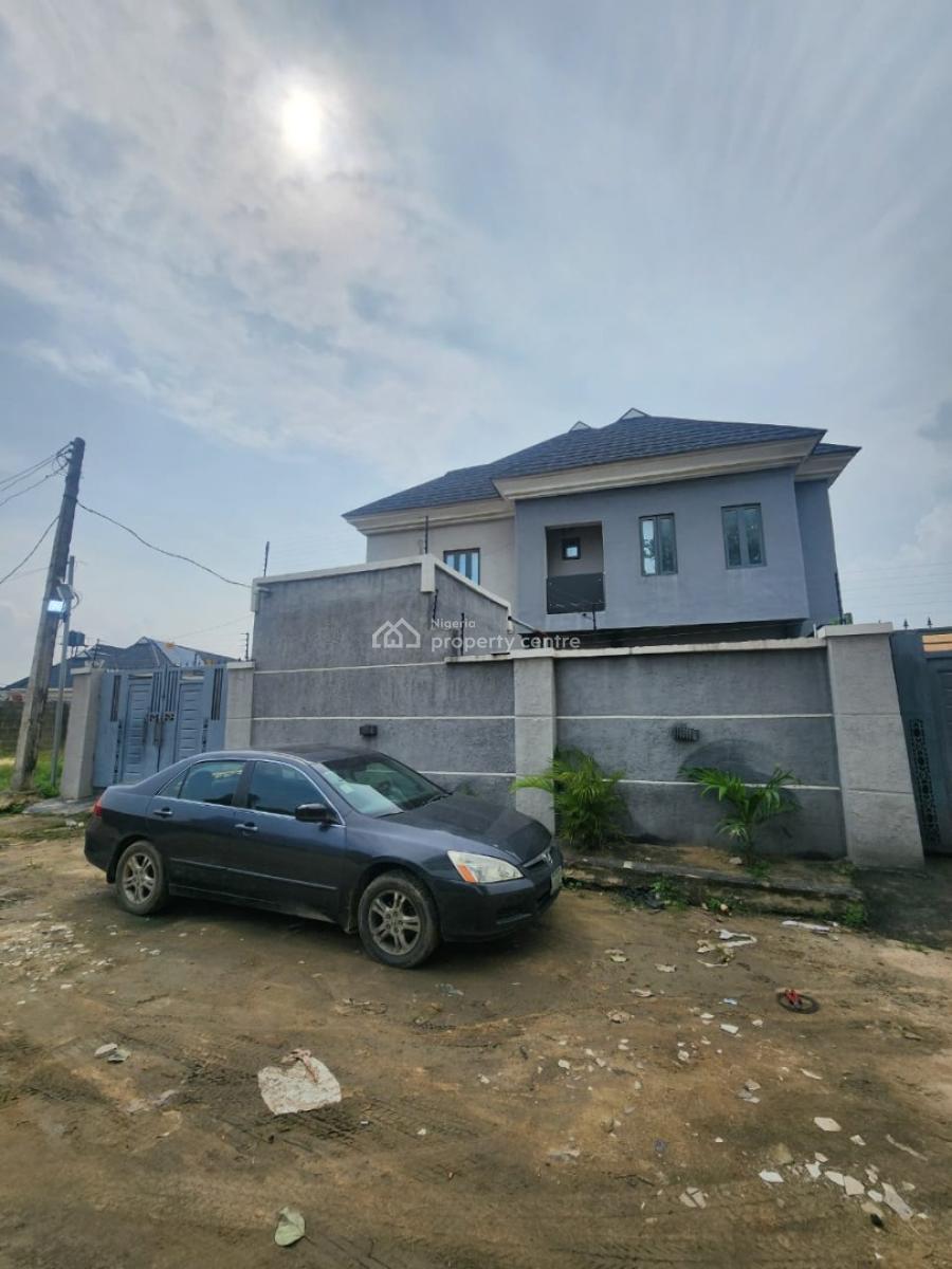 Neatly Used 2 Bedrooms Upstairs Flat, Off Ibeshe Road, Ibeshe, Ikorodu, Lagos, Flat / Apartment for Rent