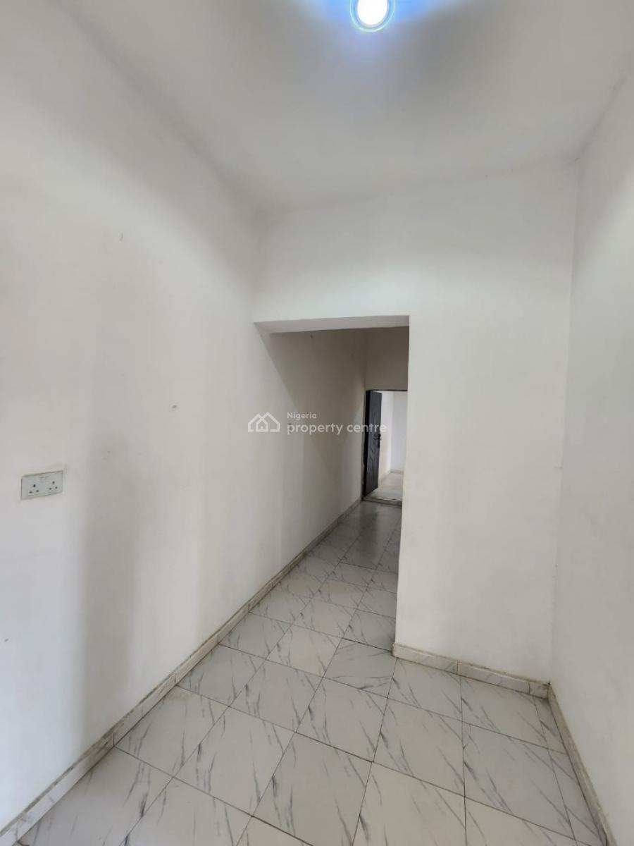 Neatly Used 2 Bedrooms Upstairs Flat, Off Ibeshe Road, Ibeshe, Ikorodu, Lagos, Flat / Apartment for Rent