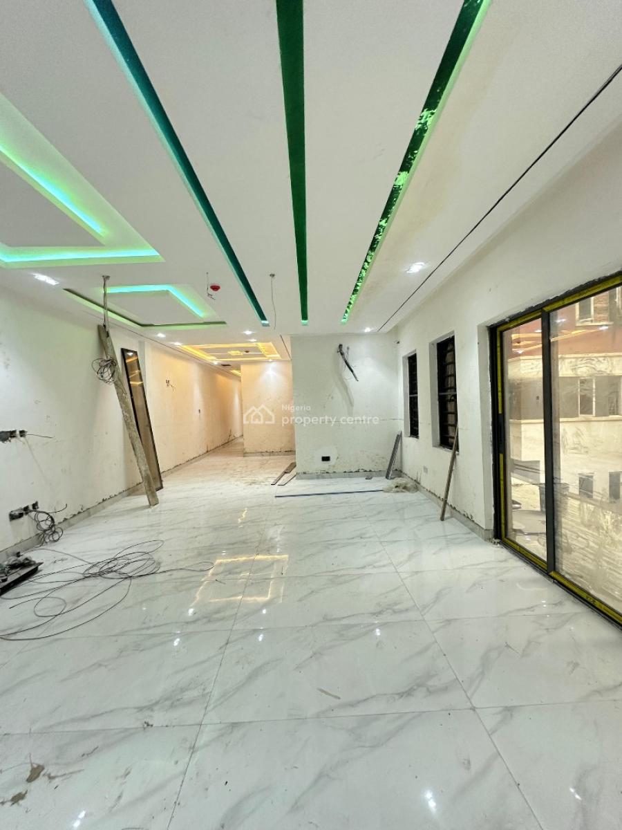 Spacious 3 Bedroom Apartment with Swimming Pool &elevation, Lekki Phase 1,lekki ,lagos , Nigeria, Lekki Phase 1, Lekki, Lagos, Flat / Apartment for Sale