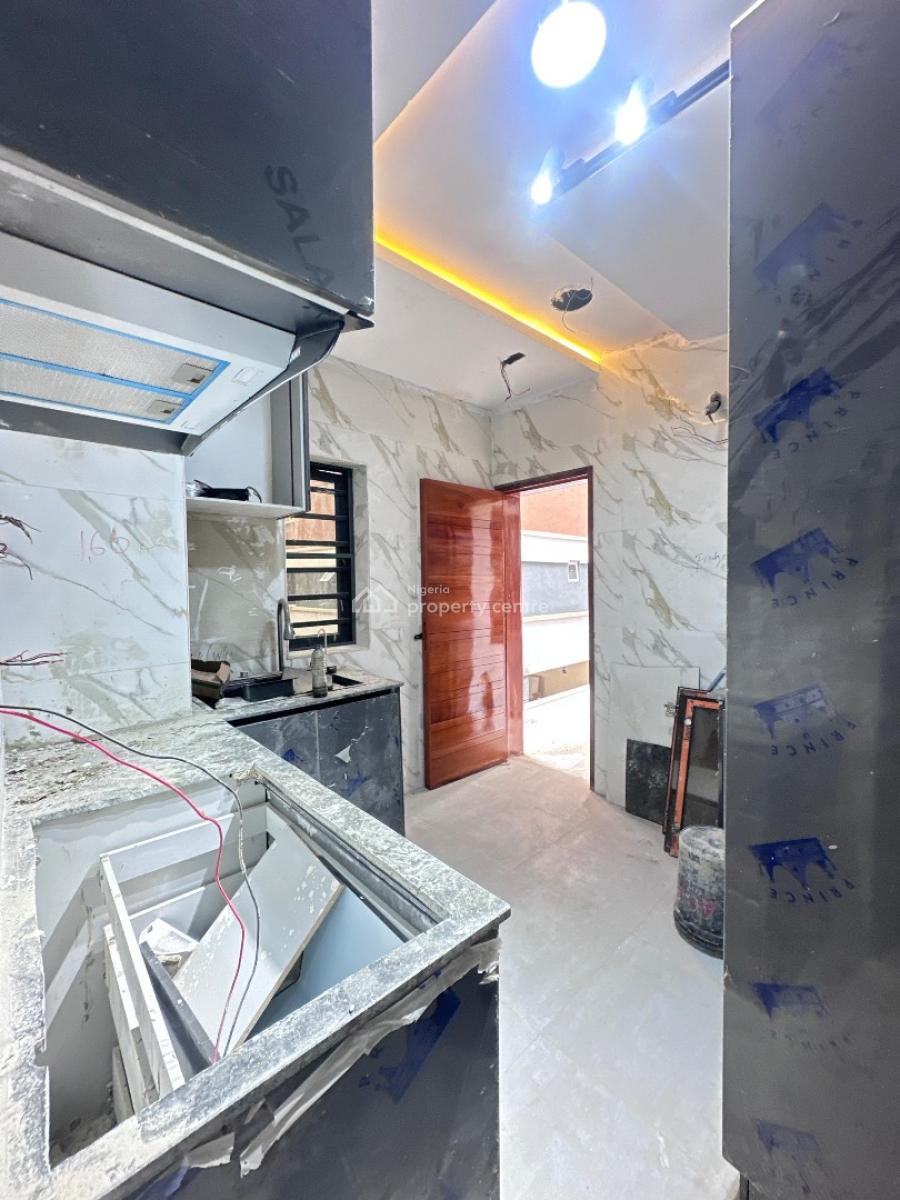 Spacious 3 Bedroom Apartment with Swimming Pool &elevation, Lekki Phase 1,lekki ,lagos , Nigeria, Lekki Phase 1, Lekki, Lagos, Flat / Apartment for Sale