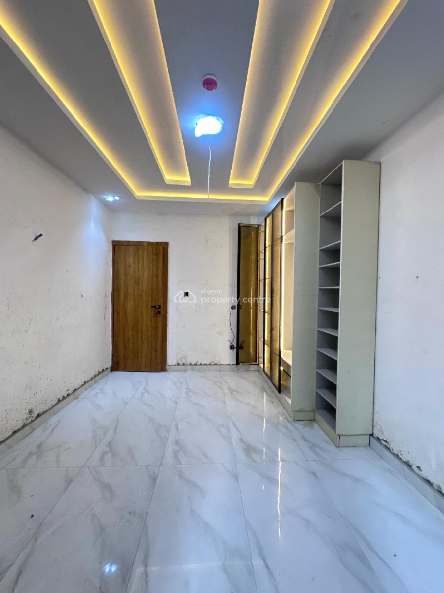 Spacious 3 Bedroom Apartment with Swimming Pool &elevation, Lekki Phase 1,lekki ,lagos , Nigeria, Lekki Phase 1, Lekki, Lagos, Flat / Apartment for Sale