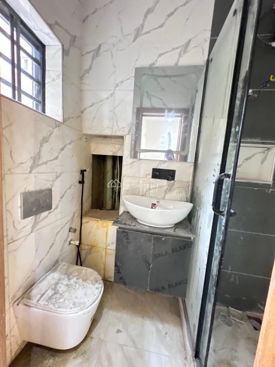 Spacious 3 Bedroom Apartment with Swimming Pool &elevation, Lekki Phase 1,lekki ,lagos , Nigeria, Lekki Phase 1, Lekki, Lagos, Flat / Apartment for Sale