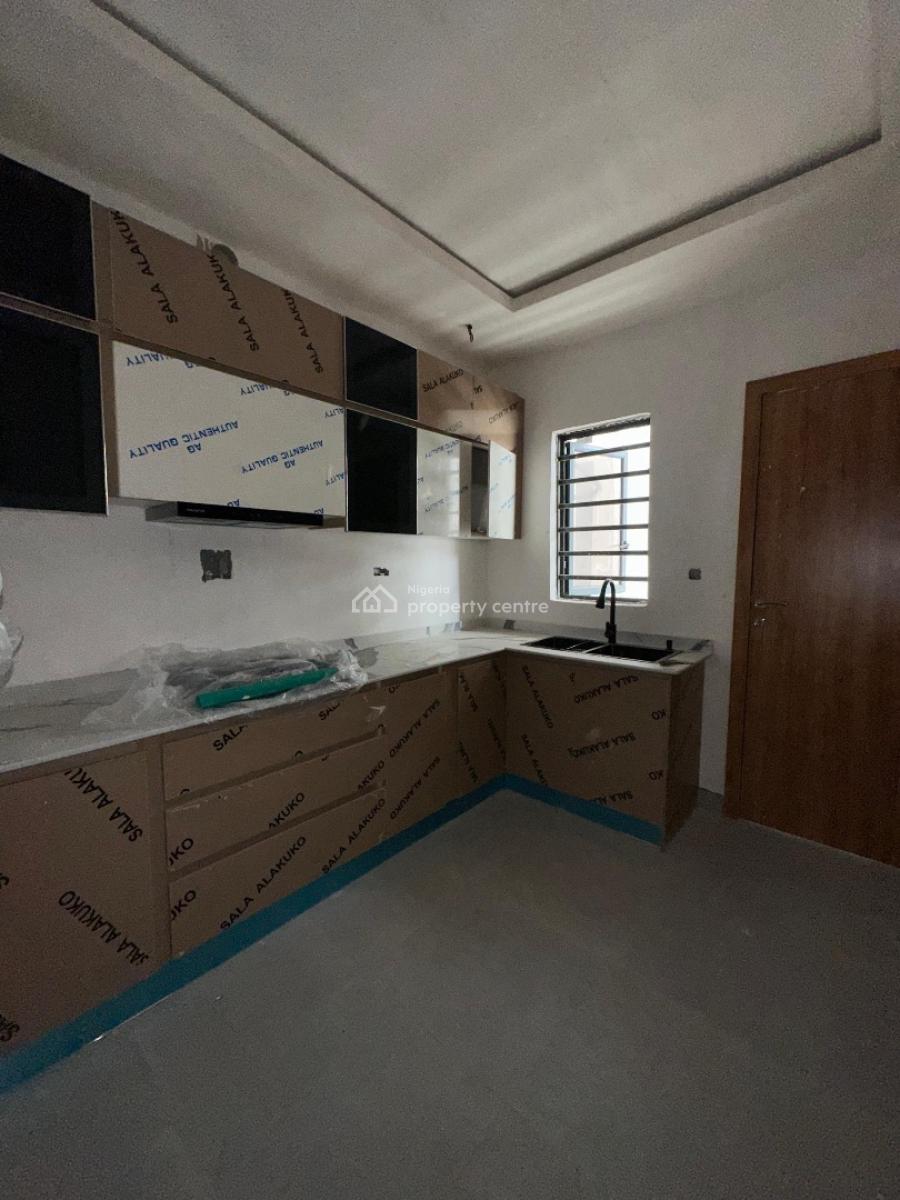 2 Bedroom Apartment with Bq, Lekki Phase 1, Lekki, Lagos, Flat / Apartment for Sale