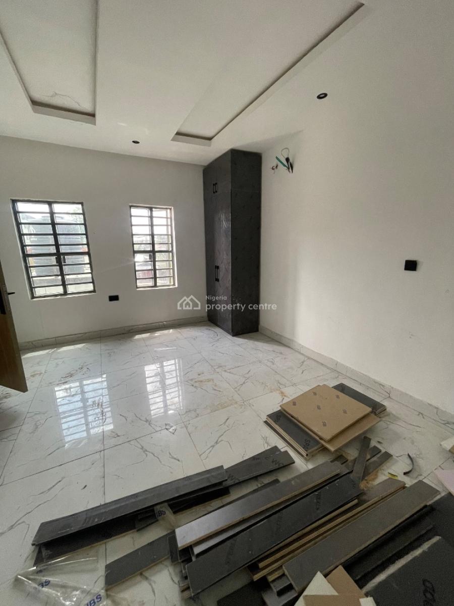 Well Spacious 2 Apartments, Yaba, Lagos, Flat / Apartment for Sale
