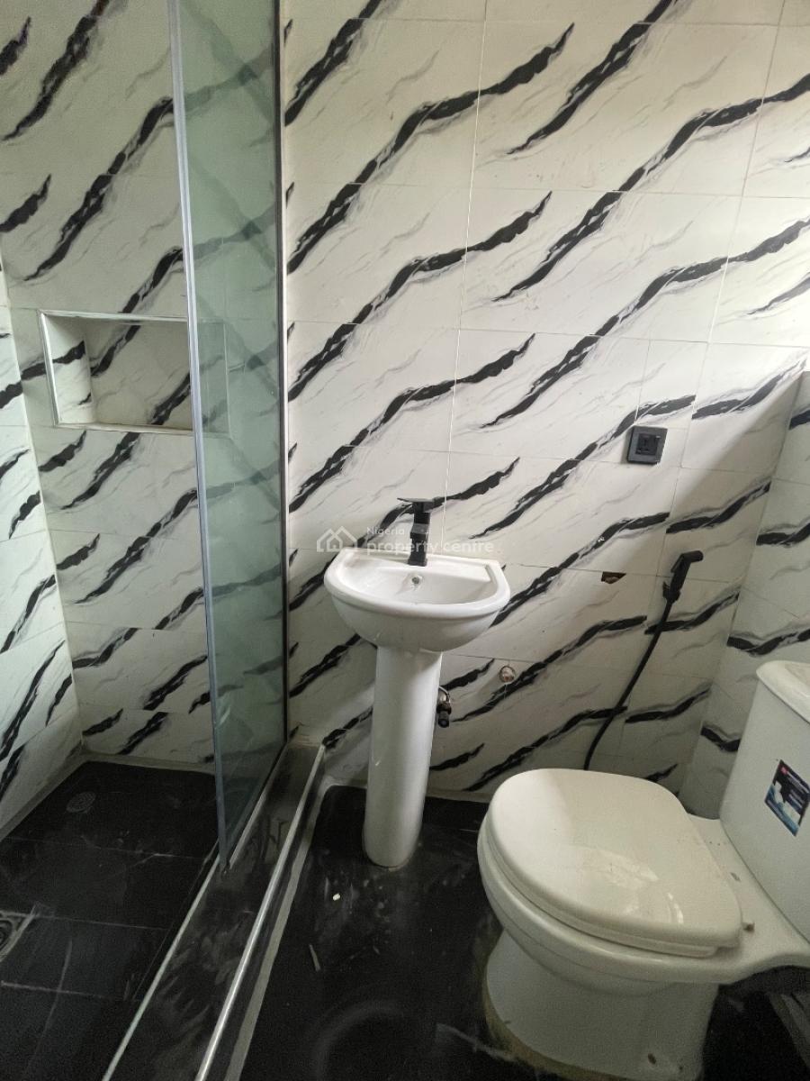 Well Spacious 2 Apartments, Yaba, Lagos, Flat / Apartment for Sale