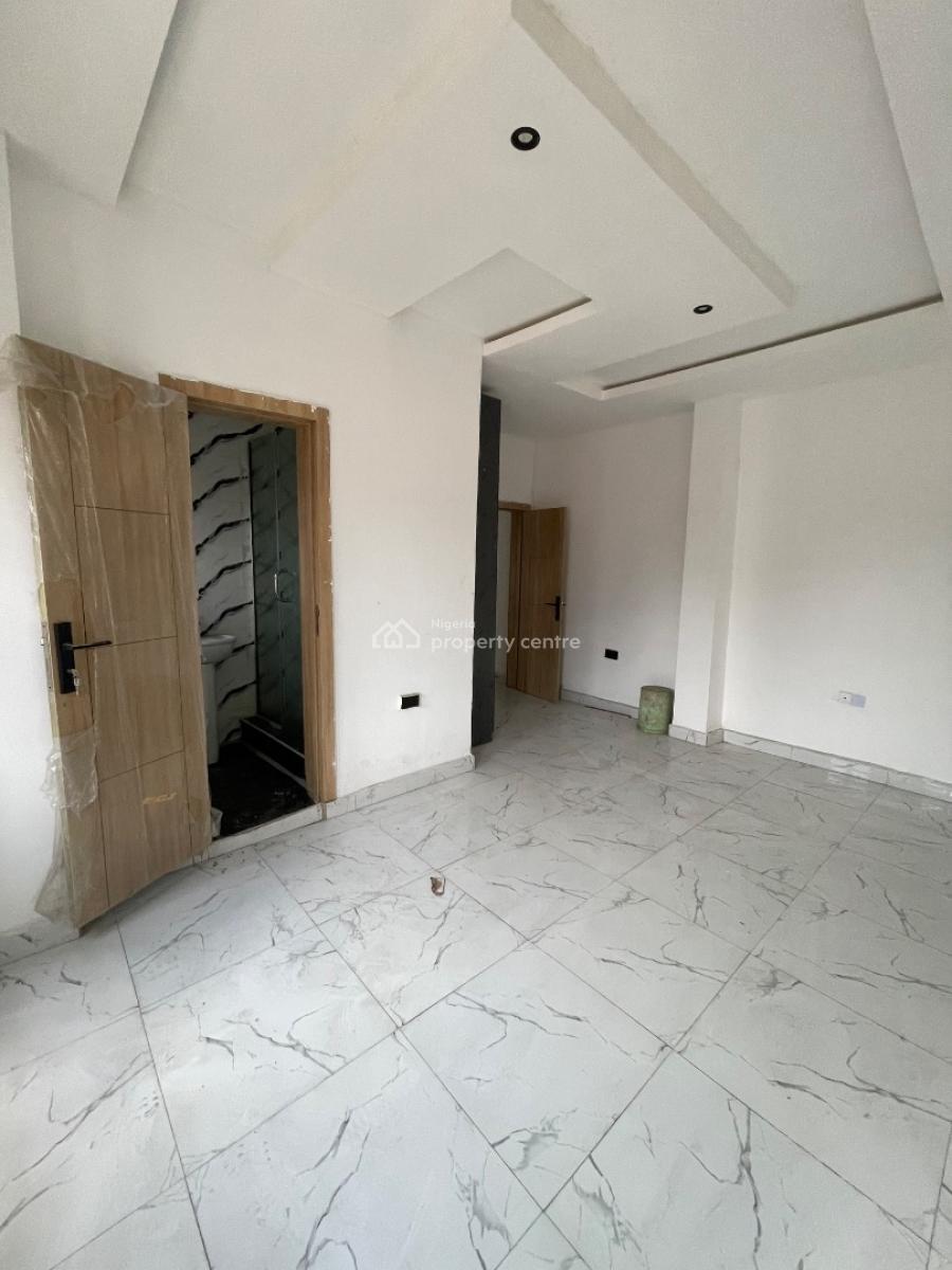 Well Spacious 2 Apartments, Yaba, Lagos, Flat / Apartment for Sale