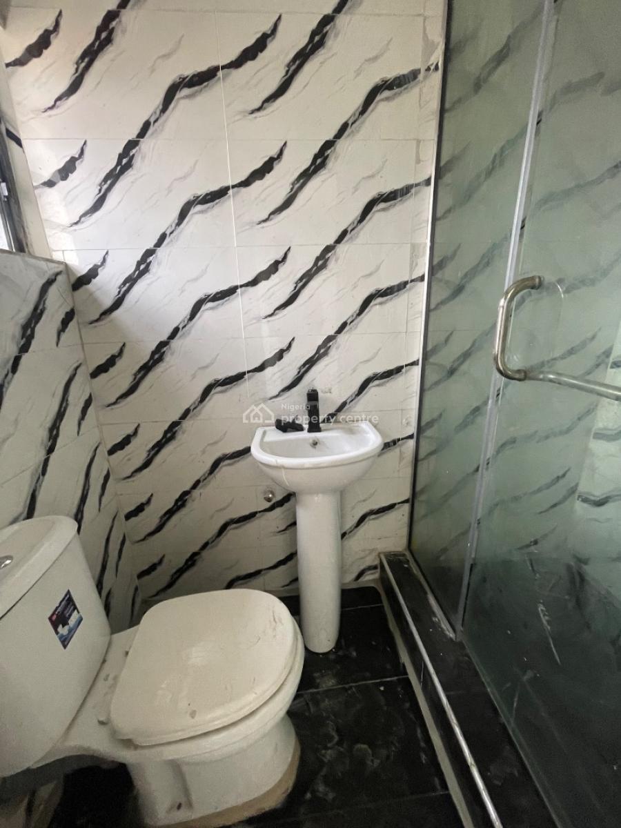 Well Spacious 2 Apartments, Yaba, Lagos, Flat / Apartment for Sale