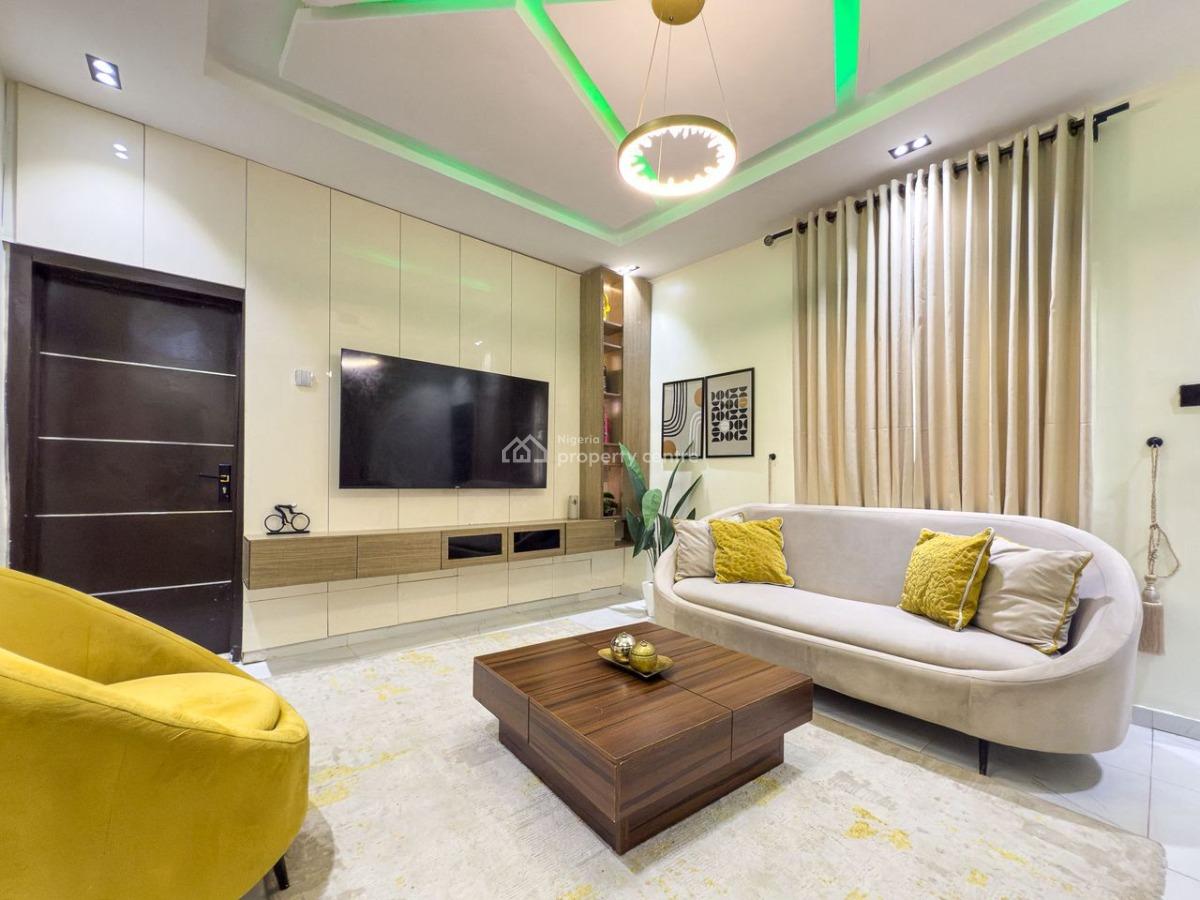 Cozy 2 Bedroom Apartment in Magodo Gra Phase 2, Moradeun, Gra Phase 2, Magodo, Lagos, Flat / Apartment Short Let