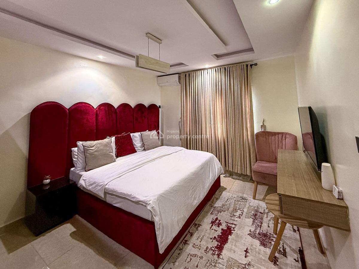 Cozy 2 Bedroom Apartment in Magodo Gra Phase 2, Moradeun, Gra Phase 2, Magodo, Lagos, Flat / Apartment Short Let