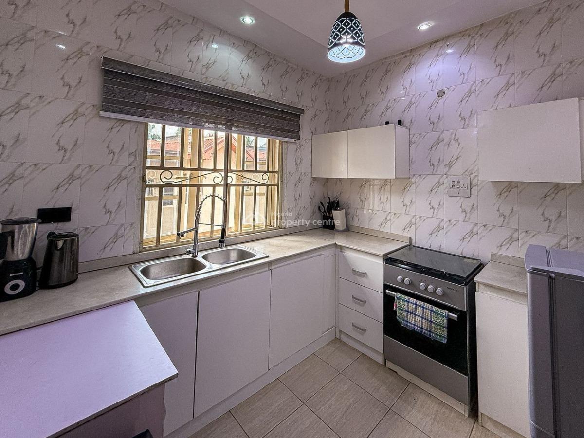Cozy 2 Bedroom Apartment in Magodo Gra Phase 2, Moradeun, Gra Phase 2, Magodo, Lagos, Flat / Apartment Short Let