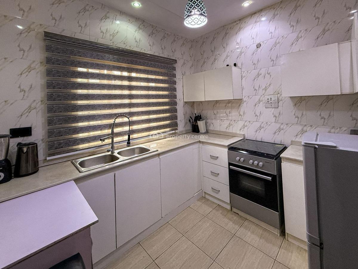 Cozy 2 Bedroom Apartment in Magodo Gra Phase 2, Moradeun, Gra Phase 2, Magodo, Lagos, Flat / Apartment Short Let