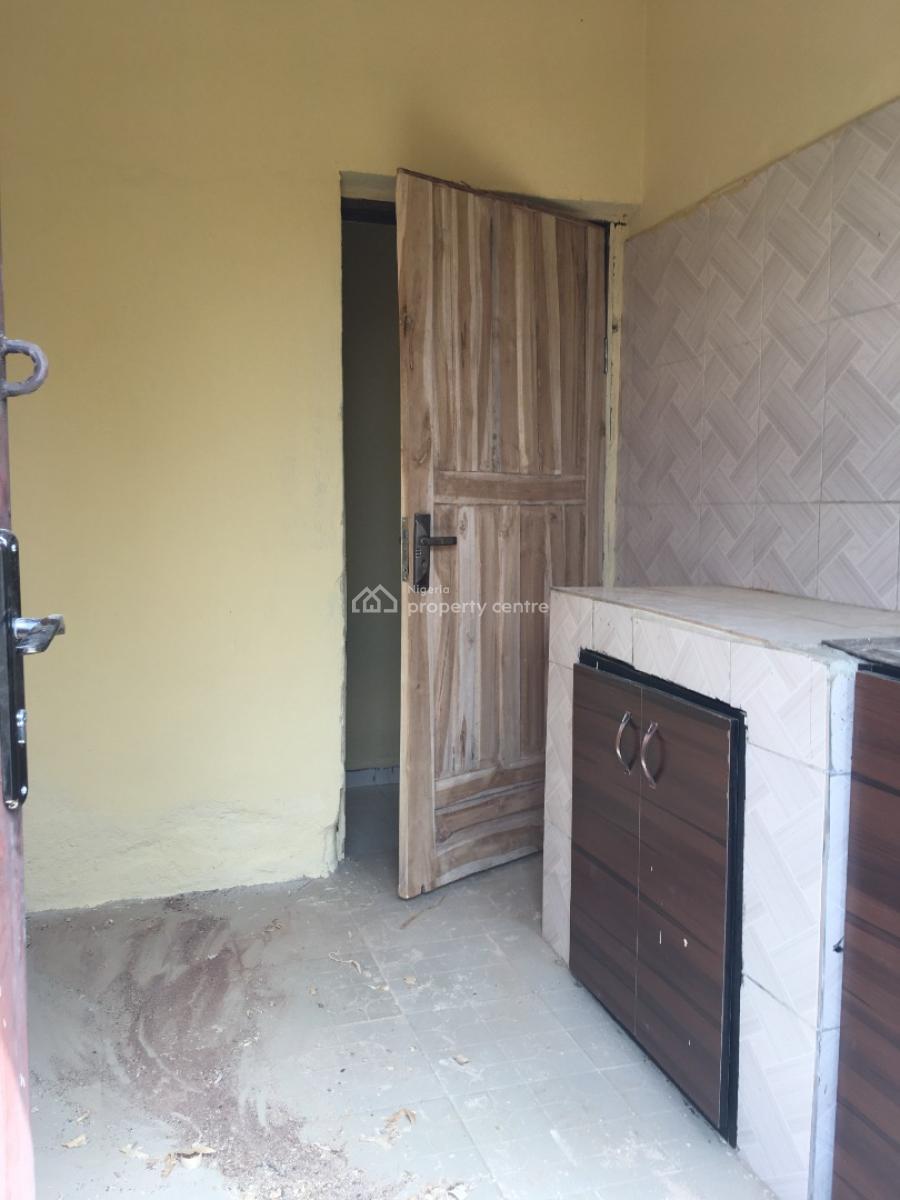Neatly Used Miniflat, Bayeku, Igbogbo, Ikorodu, Lagos, Mini Flat (room and Parlour) for Rent