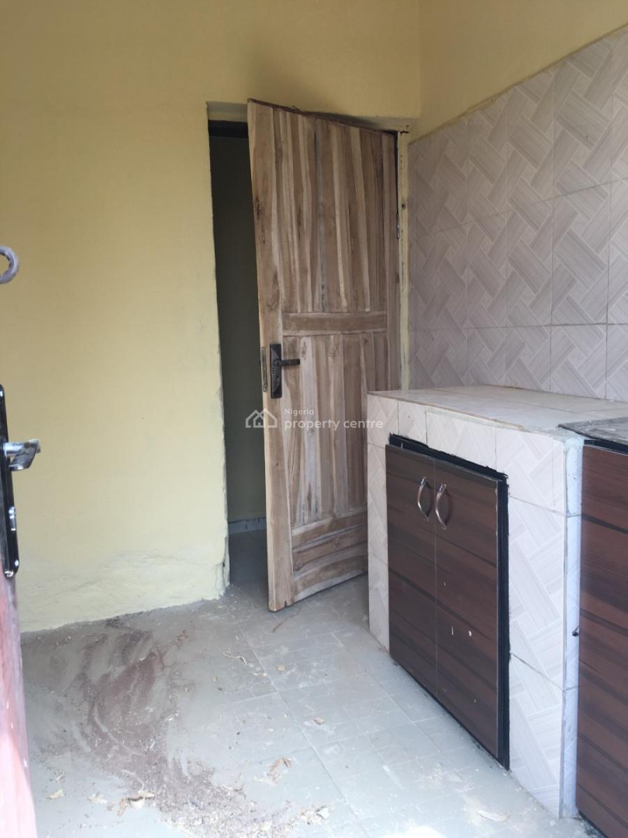 Neatly Used Miniflat, Bayeku, Igbogbo, Ikorodu, Lagos, Mini Flat (room and Parlour) for Rent