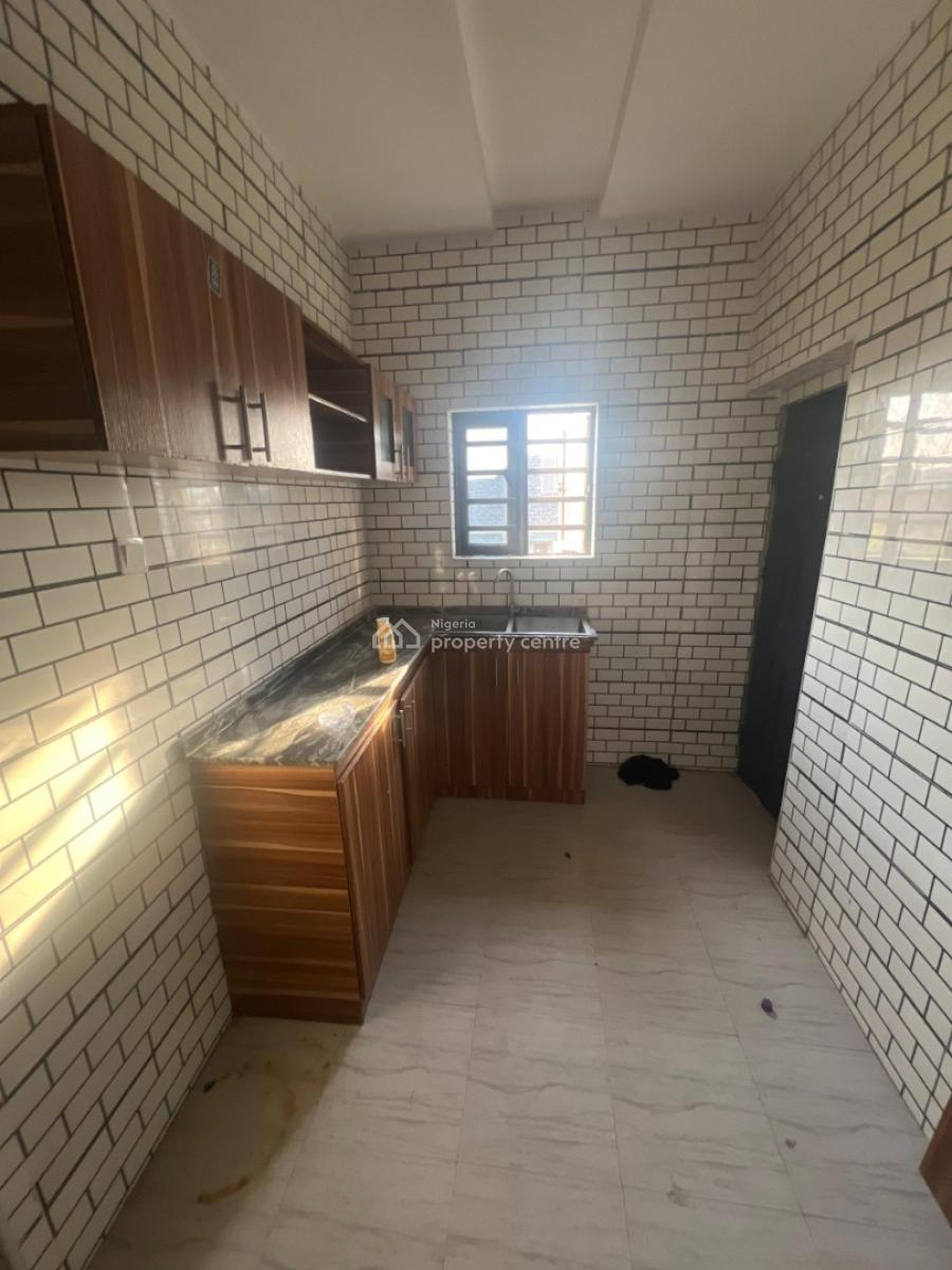 2 Bedroom Flats, Olunde Ologuneru, Opp Lariken, Ibadan, Oyo, Flat / Apartment for Rent