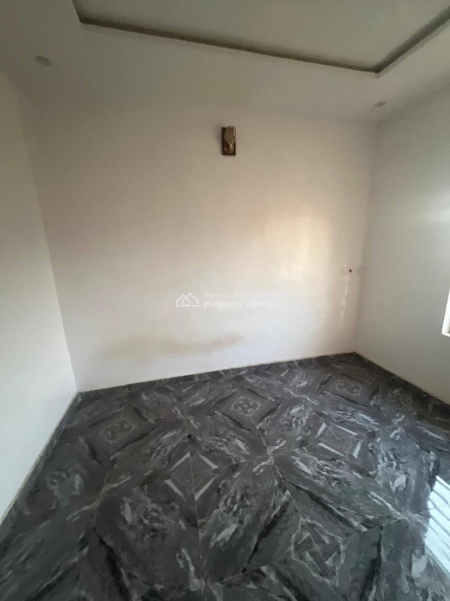 2 Bedroom Flats, Olunde Ologuneru, Opp Lariken, Ibadan, Oyo, Flat / Apartment for Rent