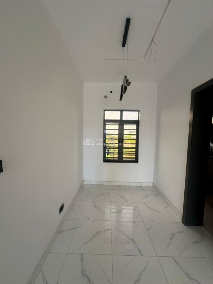 Luxury 2 Bedroom Apartment Upstairs, Lekki Peninsula Scheme Close to Abraham Adesanya, Ajah, Lagos, Flat / Apartment for Rent