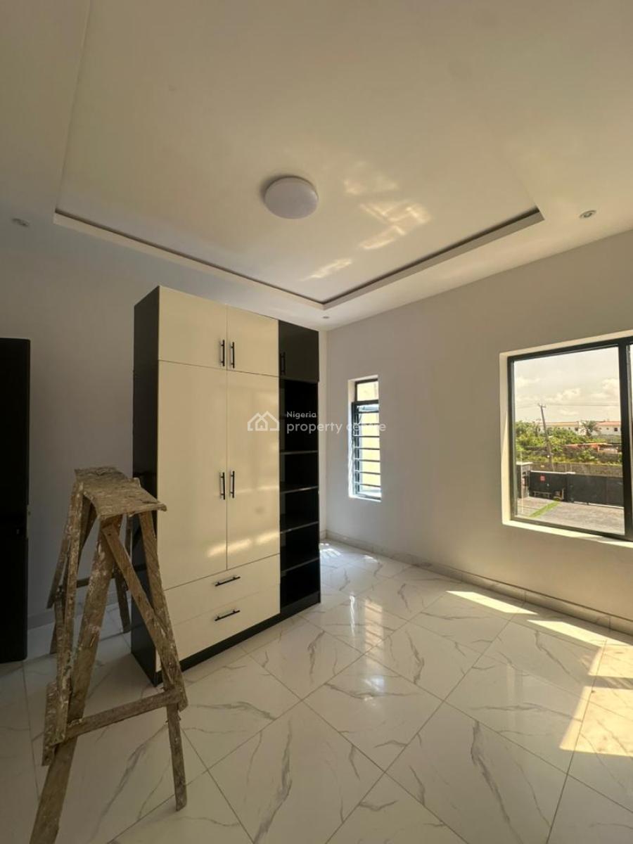 Luxury 2 Bedroom Apartment Upstairs, Lekki Peninsula Scheme Close to Abraham Adesanya, Ajah, Lagos, Flat / Apartment for Rent