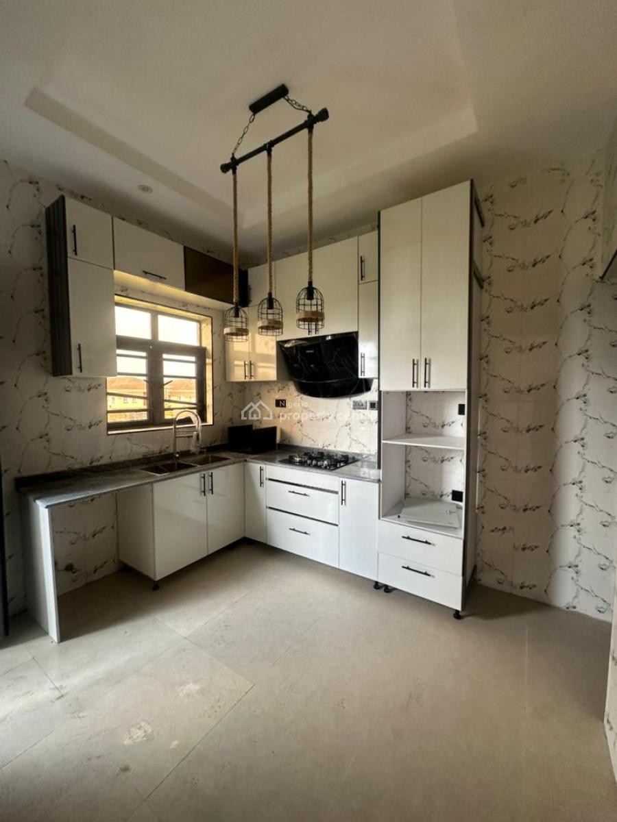 Luxury 2 Bedroom Apartment Upstairs, Lekki Peninsula Scheme Close to Abraham Adesanya, Ajah, Lagos, Flat / Apartment for Rent