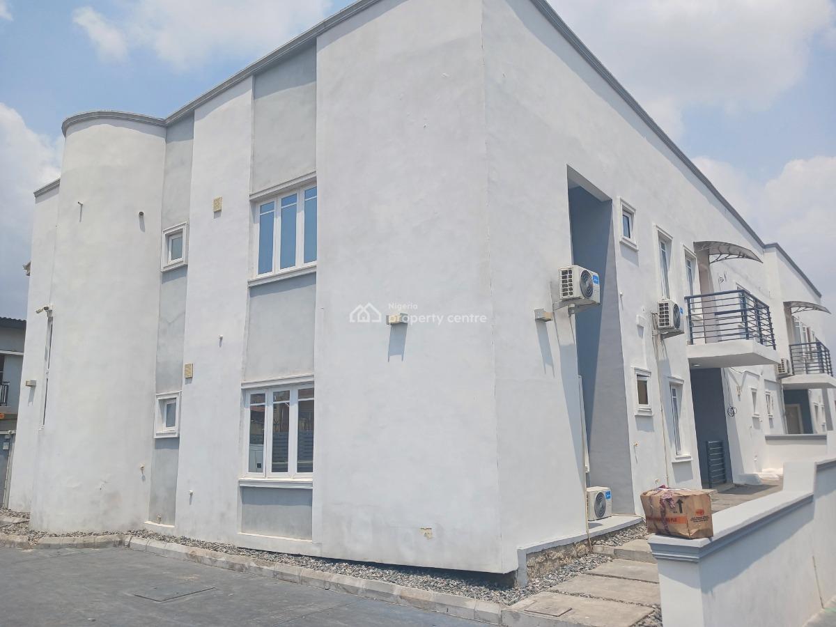 Fully Furnished Twin Duplex of 6 Bedroom Each, Old Bodija Estate, Ibadan, Oyo, Block of Flats for Sale
