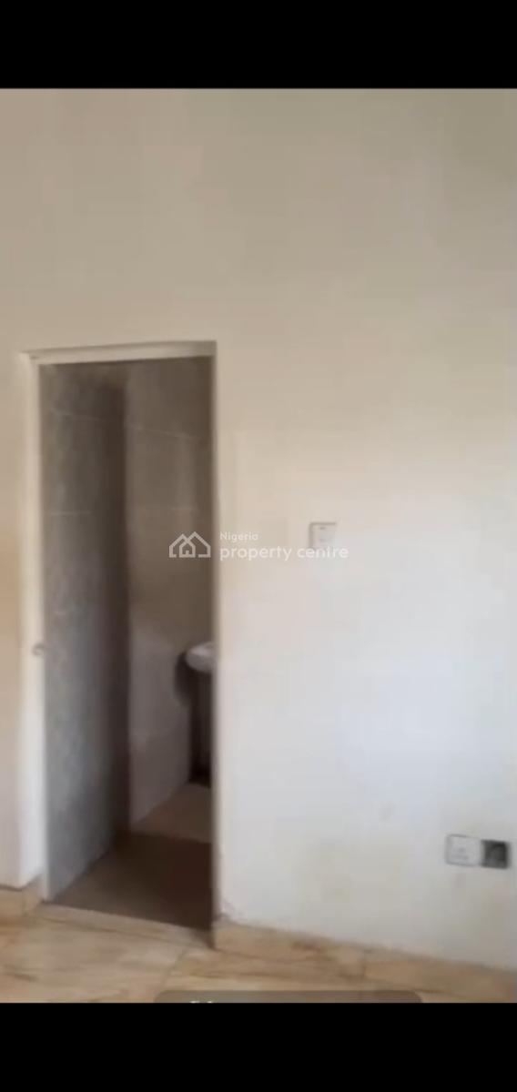 2bedroom Flat, Kolapo Ishola Akobo, Ibadan, Oyo, Flat / Apartment for Rent