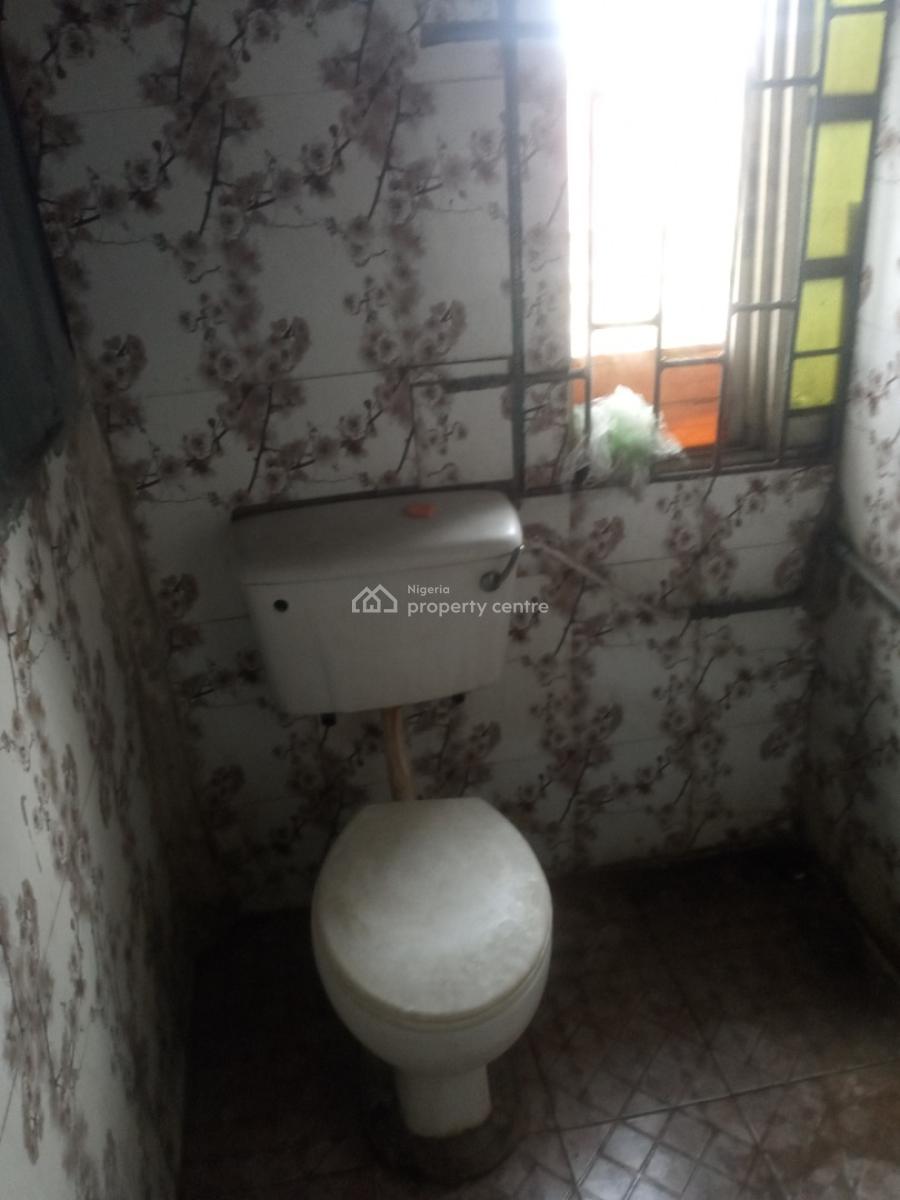 Room Self, Ijesha/aguda, Surulere, Lagos, Self Contain (single Rooms) for Rent