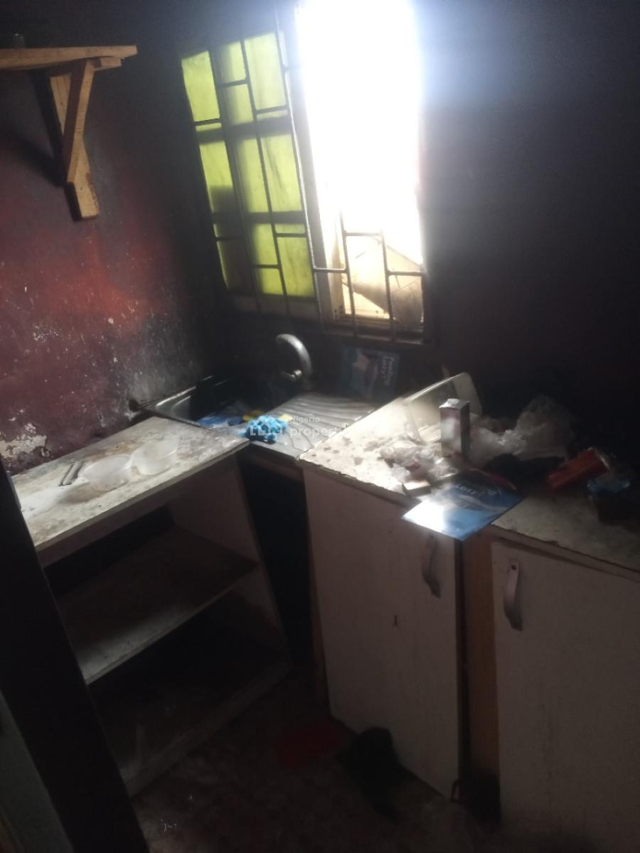 Room Self, Ijesha/aguda, Surulere, Lagos, Self Contain (single Rooms) for Rent