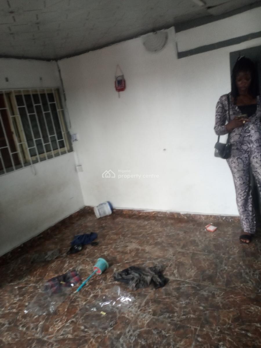 Room Self, Ijesha/aguda, Surulere, Lagos, Self Contain (single Rooms) for Rent