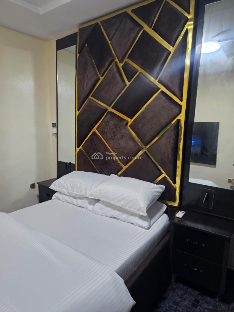 Single Room Furnished & Serviced, House 921, 4th Avenue Gwarimpa Opposite Hmedix, Gwarinpa, Abuja, Flat / Apartment for Rent