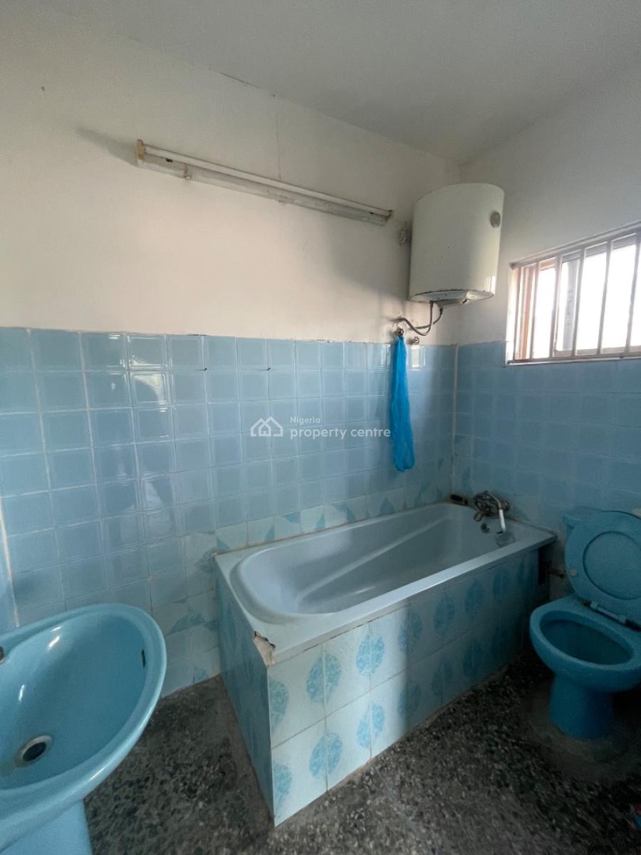 Spacious 3bedrooms Flat Upstairs in Victoria Island, Sapara Williams Close Off Idowu Martins, Victoria Island (vi), Lagos, Flat / Apartment for Rent