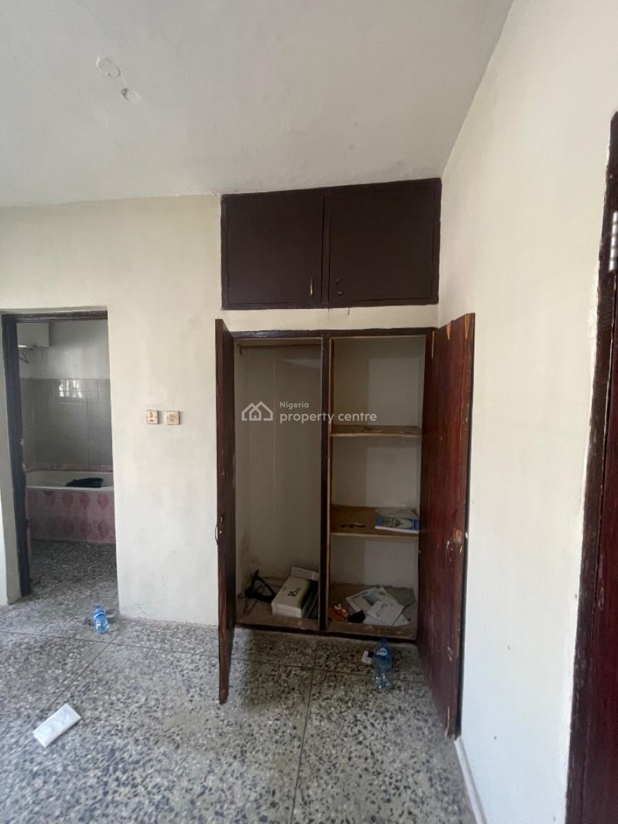 Spacious 3bedrooms Flat Upstairs in Victoria Island, Sapara Williams Close Off Idowu Martins, Victoria Island (vi), Lagos, Flat / Apartment for Rent