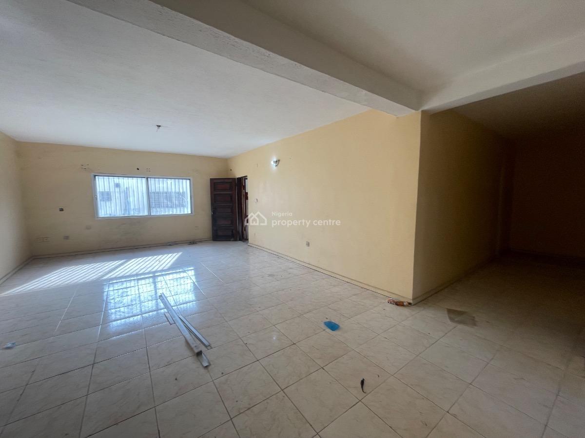 Spacious 3bedrooms Flat Upstairs in Victoria Island, Sapara Williams Close Off Idowu Martins, Victoria Island (vi), Lagos, Flat / Apartment for Rent