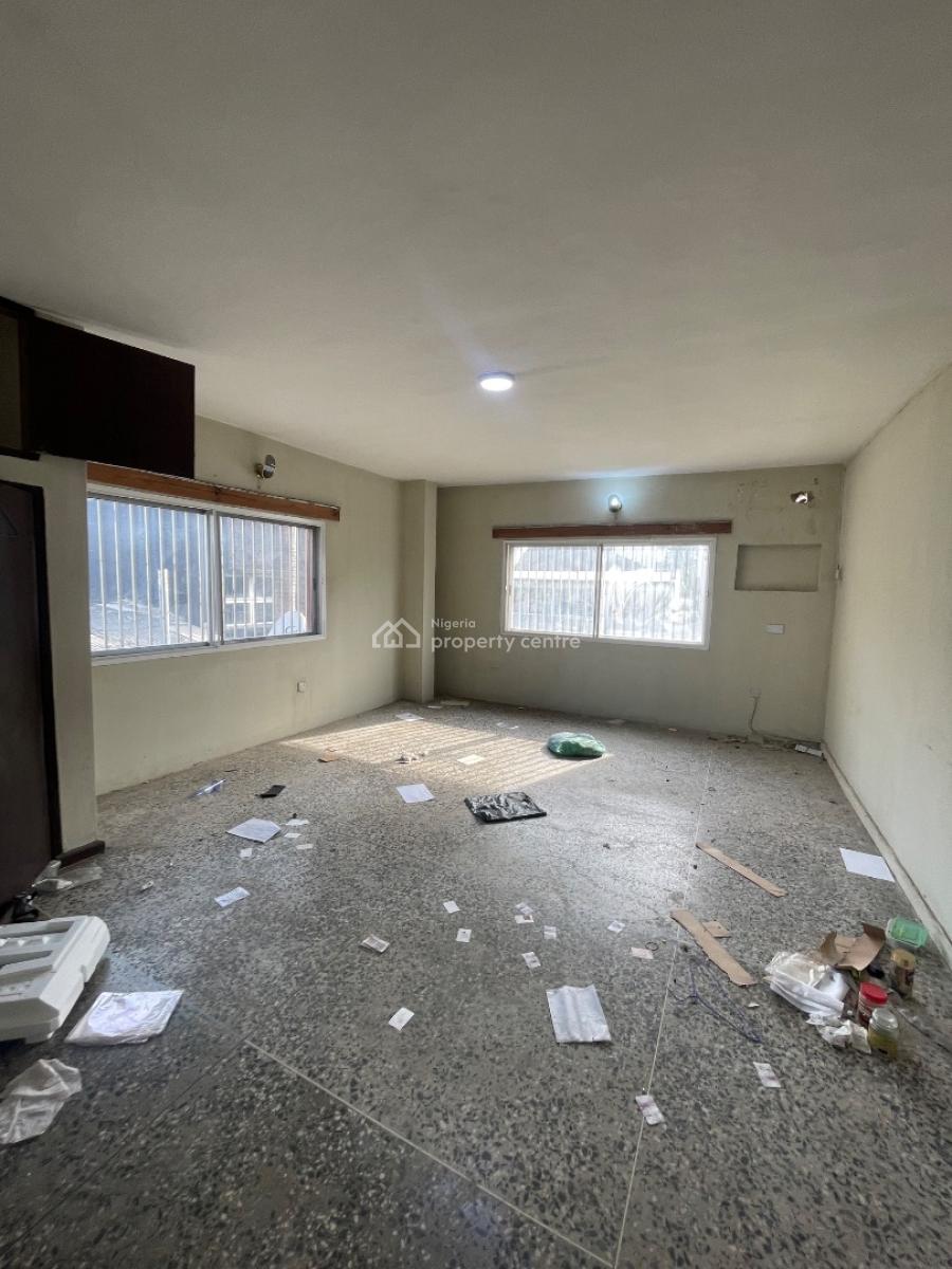 Spacious 3bedrooms Flat Upstairs in Victoria Island, Sapara Williams Close Off Idowu Martins, Victoria Island (vi), Lagos, Flat / Apartment for Rent
