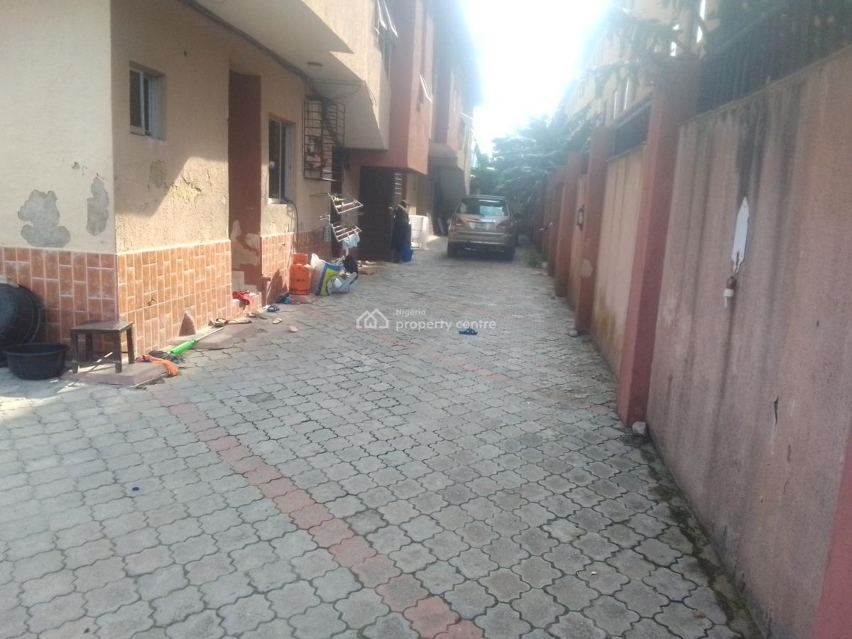 Spacious Luxury Shared Apartment with Excellent Features, Deeper Life Rd, Ogombo, Ajah, Lagos, Flat / Apartment for Rent
