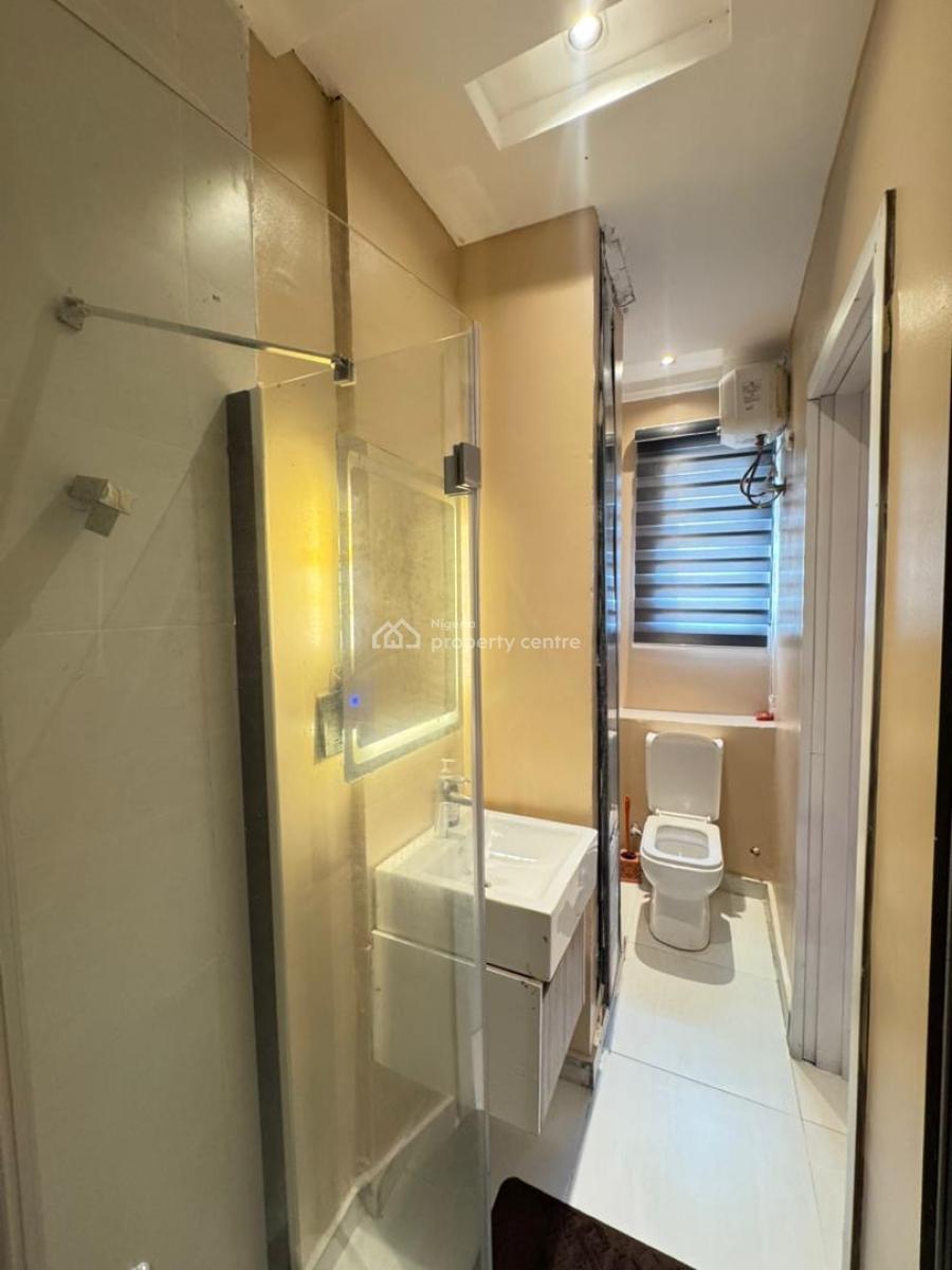 2 Bedroom Apartment with Ps5, Swimming Pool,air Hockey, 24/7 Security, Lekki Phase 1, Lekki, Lagos, Flat / Apartment Short Let