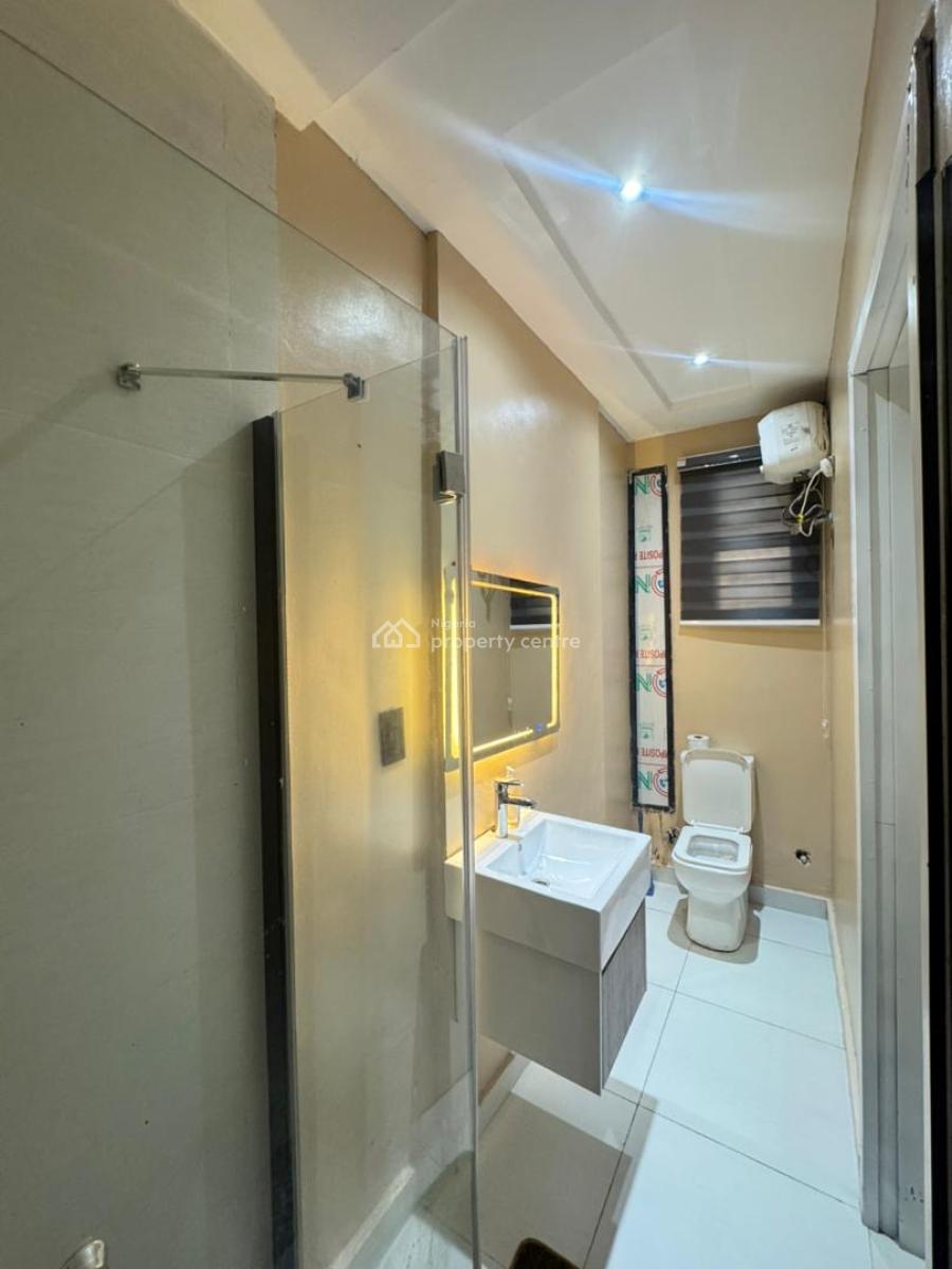 2 Bedroom Apartment with Ps5, Swimming Pool,air Hockey, 24/7 Security, Lekki Phase 1, Lekki, Lagos, Flat / Apartment Short Let