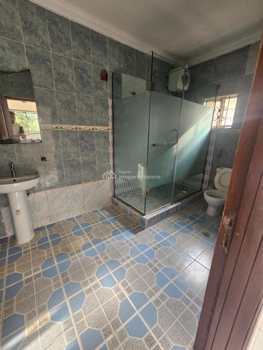 Spacious 4-bedroom Flat, Lekki Phase 1, Lekki, Lagos, Flat / Apartment for Rent