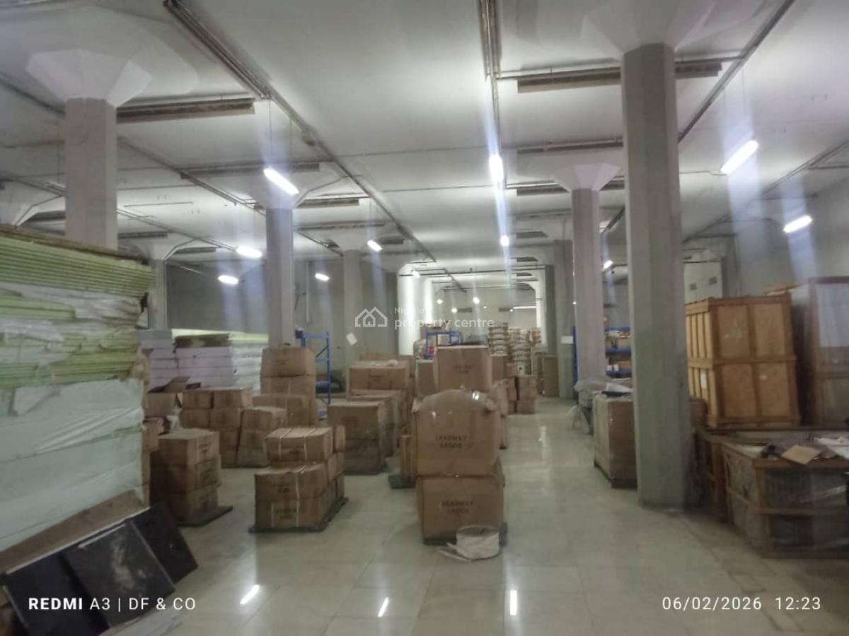 Nice and Well Maintained 1490sam in Warehouse in Surulere, Off Eric Moore Road Surulere Lagos, Eric Moore, Surulere, Lagos, Warehouse for Rent