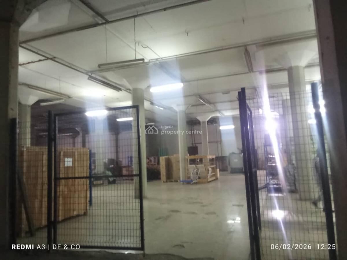 Nice and Well Maintained 1490sam in Warehouse in Surulere, Off Eric Moore Road Surulere Lagos, Eric Moore, Surulere, Lagos, Warehouse for Rent