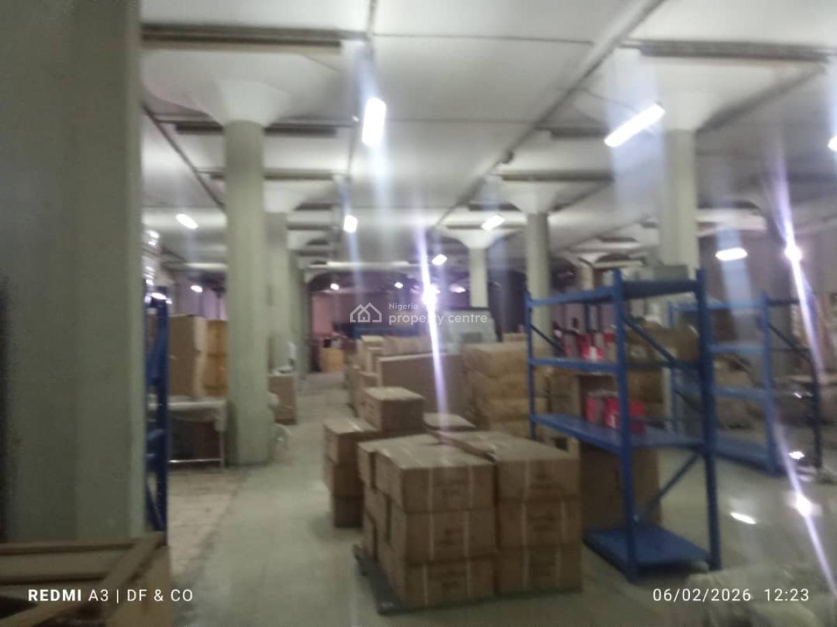Nice and Well Maintained 1980sqm Industrial Warehouse, Off Eric Moore Road Surulere Lagos, Eric Moore, Surulere, Lagos, Warehouse for Rent