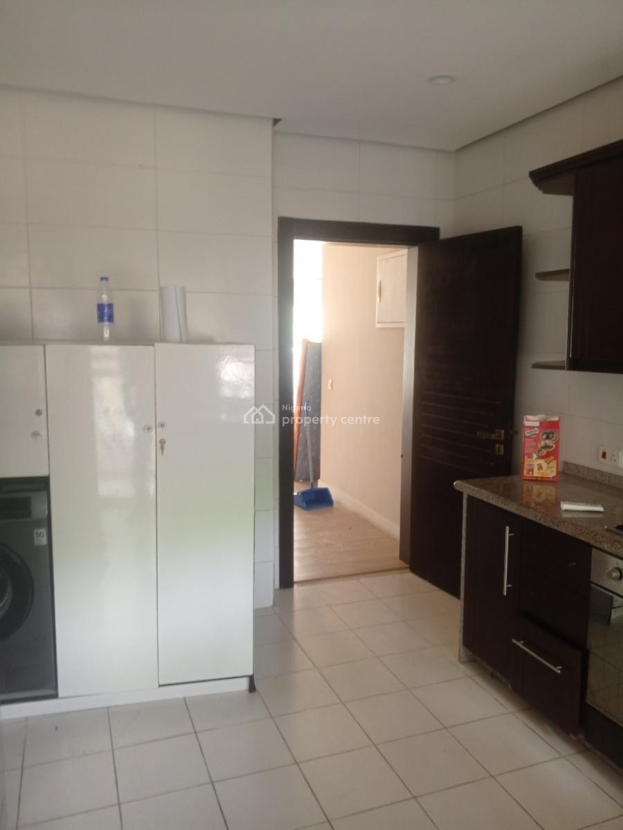 Well Maintained 3 Bedroom Apartment, Ikoyi on Banana Island, Ikoyi, Lagos, Flat / Apartment for Rent