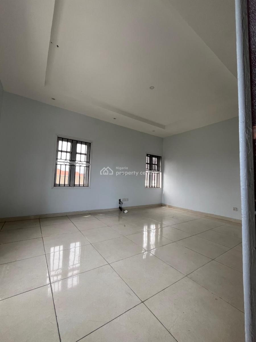 Spacious 2 Bedroom Apartment Full Serviced, Platinum Way, Lekki Phase 1, Lekki, Lagos, Flat / Apartment for Rent